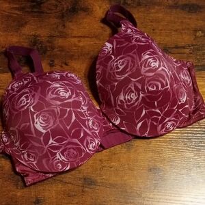 NWOT 40C Warner's stunningly Sexy Maroon Rose Padded Underwire gorgeous bra